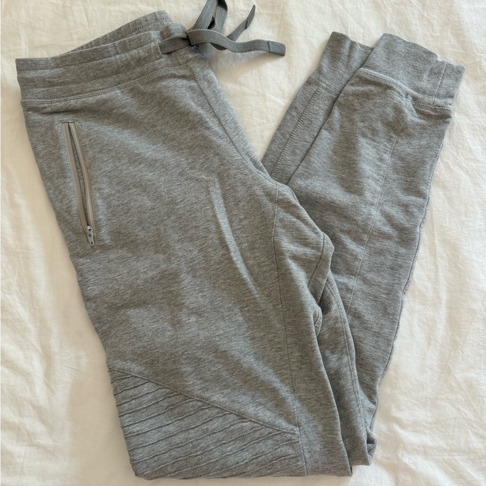 Alo Yoga moto gray sweatpants